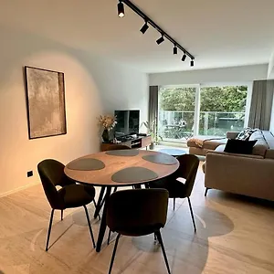 st-james-park-view-high-end-appartement.bruges-hotels.info/